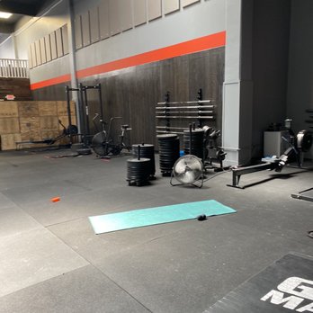 CrossFit Golden Gate - Bars n Plates - Trainers Near Me - San Francisco, California CrossFit Golden Gate - Bars n Plates - Trainers Near Me - San Francisco, California