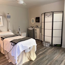 Integrated Acupuncture Services - Treatment room
