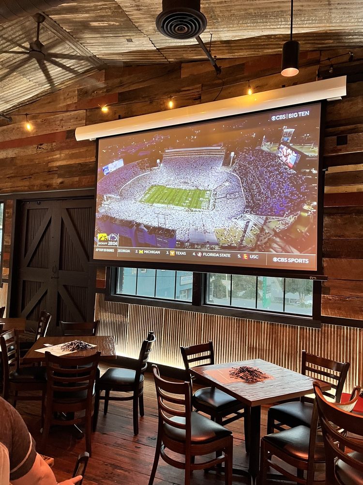 Daddy Mac's Down Home Dive