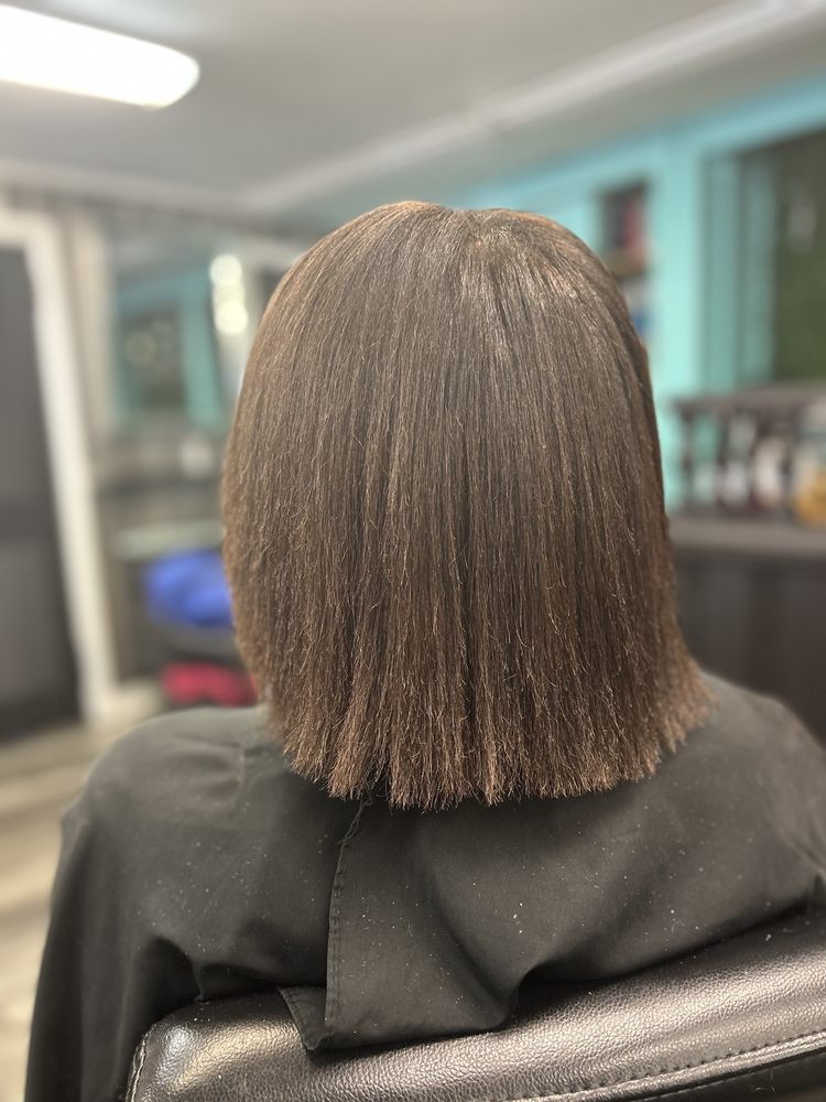 Trim Hair and Beauty Logo