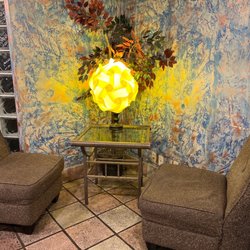 Coffee & Tea Zone - Accent chairs with lamp