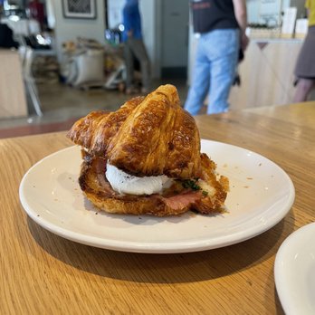 Upper Left Roasters - Croissant with Ham and Egg - Coffee & Tea Near Me - Portland, Oregon Upper Left Roasters - Croissant with Ham and Egg - Coffee & Tea Near Me - Portland, Oregon