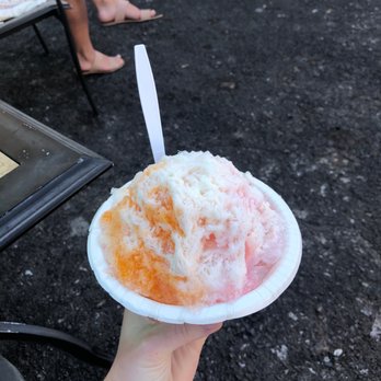 Maui's Beach House - snow cone with snow cap and ice cream (guava and passion fruit) - Beach Equipment Rentals Near Me - Lahaina, Hawaii Maui's Beach House - snow cone with snow cap and ice cream (guava and passion fruit) - Beach Equipment Rentals Near Me - Lahaina, Hawaii