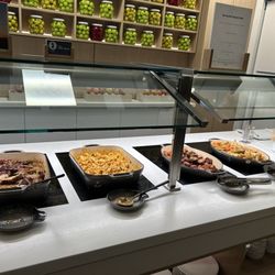 Lufthansa Senator Lounge - New lounge hot food
