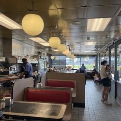 Waffle House - Indianapolis - Cooking area and seating area