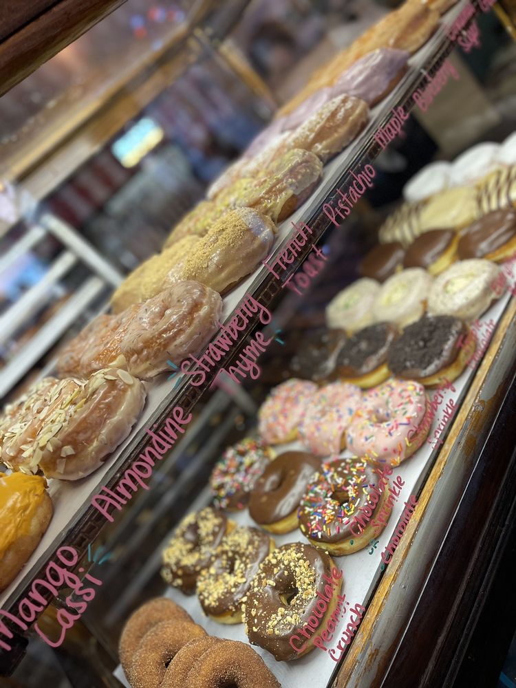 Dun-Well Doughnuts