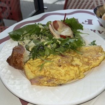 Le Castel Café - French Near Me - Paris, 75