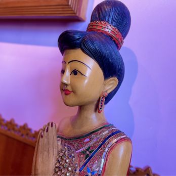 Thai Hut - Interior - Thai Near Me - Rockford, Illinois