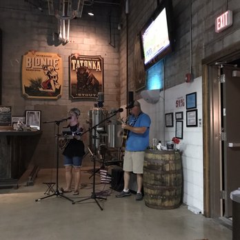 BJ's Brewhouse - Live music - Breweries Near Me - Temple, Texas