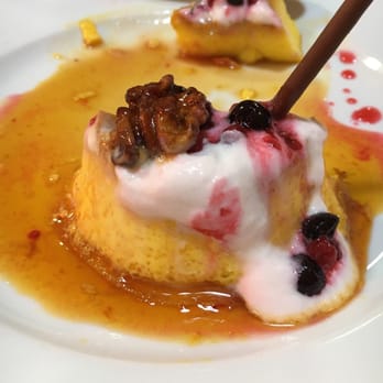 Pando Centro - Flan con espuma de yogur. - Tapas Bars Near Me - Seville, SE