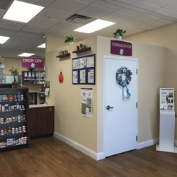 Sarasota Apothecary - Drop Off and Consultation/Immunization Room