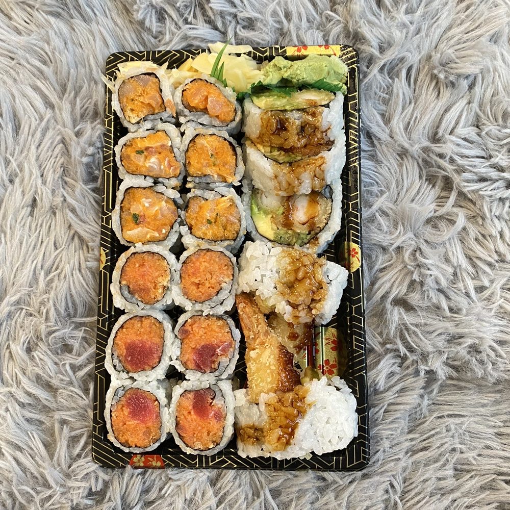 Sushi Nami - Shrimp Tempura Roll Spicy Yellowtail Roll Spicy Tuna Roll - Sushi Bars Near Me - Paoli, Pennsylvania