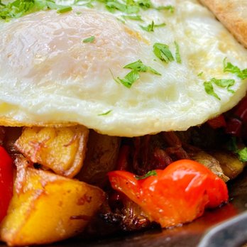Le Papagayo - Stellar corn beef hash - Breakfast & Brunch Near Me - Encinitas, California Le Papagayo - Stellar corn beef hash - Breakfast & Brunch Near Me - Encinitas, California