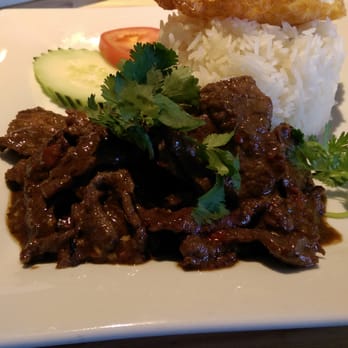 Manaow - Beef Garlic. I ordered this as spicy and it is definetly not watered down. The heat was very gradual and enjoyable! - Thai Near Me - Long Beach, California Manaow - Beef Garlic. I ordered this as spicy and it is definetly not watered down. The heat was very gradual and enjoyable! - Thai Near Me - Long Beach, California