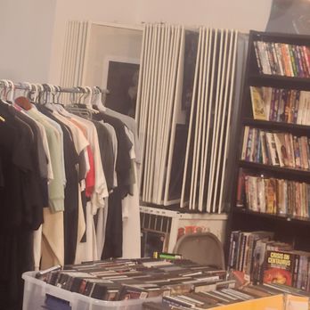 Hollywood Book and Poster - T-Shirt - Bookstores Near Me - Burbank, California