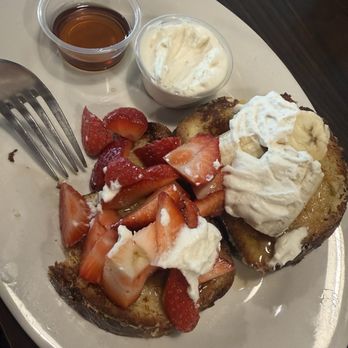 Café Croissant - The French toast - Bakeries Near Me - Miami, Florida