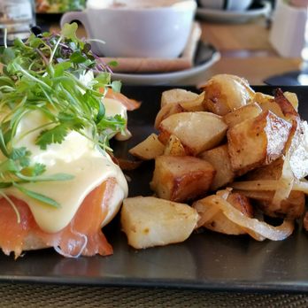 Barking Mad Cafe - Smoked salmon eggs benedict - Coffee & Tea Near Me - Gaithersburg, Maryland