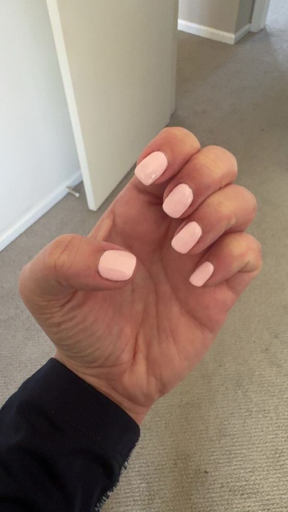 J R Nails Logo