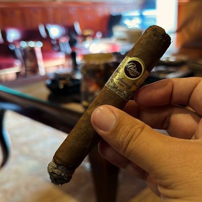 Mane Street Cigar & Lounge