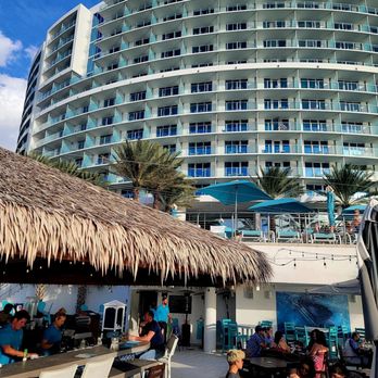 Sandbar - Opal Resort with the Sandbar attached - New American Near Me - Clearwater Beach, Florida Sandbar - Opal Resort with the Sandbar attached - New American Near Me - Clearwater Beach, Florida