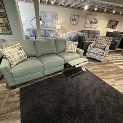 Harding’s Mount Morris Furniture and Mattress - Finley from Flexsteel - available with or without recline!