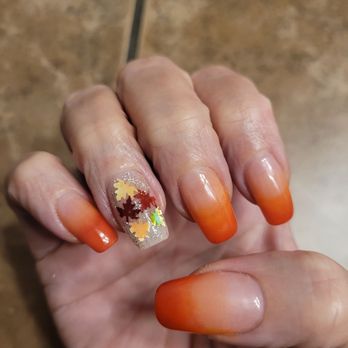 KT Nails Bar - Absolutely AMAZING and TALENTED nail techs!! Very prompt and professional. Can do great designs!! CeeCee HOOKED ME UP!! - Nail Salons Near Me - Charlotte, North Carolina