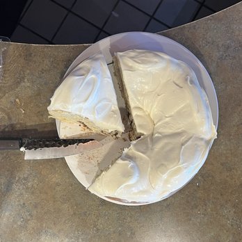 Wilma & Frieda's Cafe - Cinnamon roll - Comfort Food Near Me - Palm Desert, California