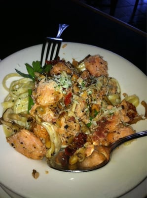 Cafe Pesto Hilo Bay by null