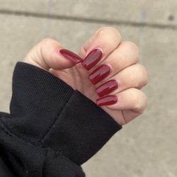 Bisou Nails & Spa - Red nails