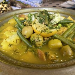 D'Jerba La Douce - Chicken or lamb with olives, green beans, potatoes and lemon