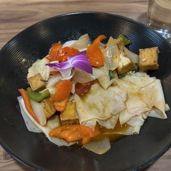 Flamin’ Thai - Drunken Noodle - Thai Near Me - Minneapolis, Minnesota