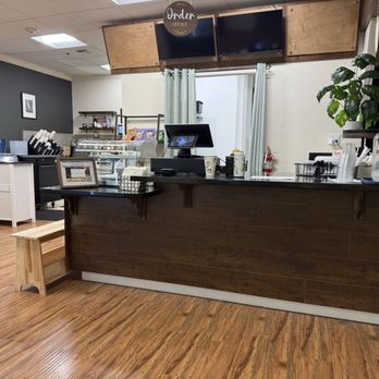 Cozy Nook Cafe - Coffee & Tea Near Me - Pasadena, California