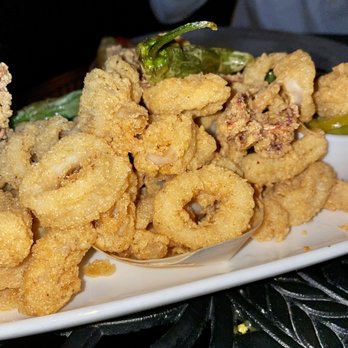 Alibi - calamari - Lounges Near Me - Boston, Massachusetts