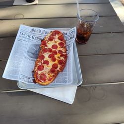 Treehouse Bar & Grill - Pepperoni Flat bread pizza