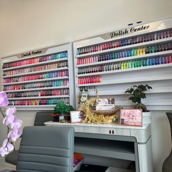 Fifth Avenue Nail and Spa - Nail Salons Near Me - Riverview, Florida