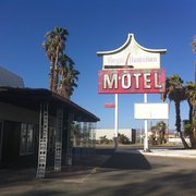 Photo of Arne's Royal Hawaiian Motel - Baker, CA, United States