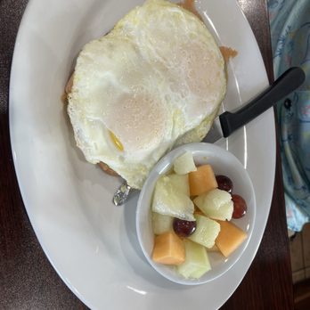 Deerwood Bistro - Avocado sourdough toast with lox, and two eggs - delicious - Cafes Near Me - Jacksonville, Florida Deerwood Bistro - Avocado sourdough toast with lox, and two eggs - delicious - Cafes Near Me - Jacksonville, Florida