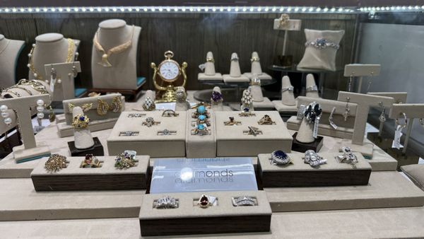 Antiques & Chatchkes, 1542 Fruitville Rd, Sarasota, FL 34236, US