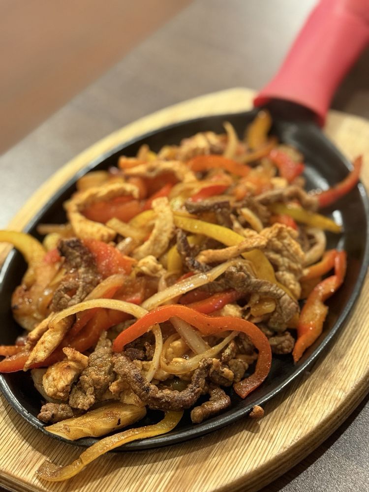 Cancun Bay Mexican Restaurant Logo