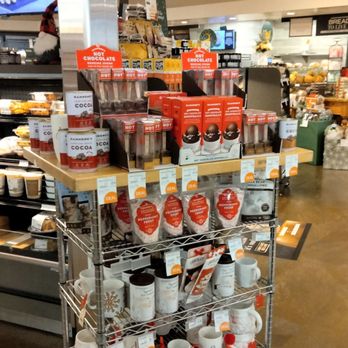 Lunds & Byerlys - a variety of products on display - Grocery Near Me - Eagan, Minnesota Lunds & Byerlys - a variety of products on display - Grocery Near Me - Eagan, Minnesota