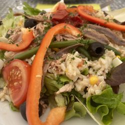 L'Amandine - Salad with tuna, rice and anchovies