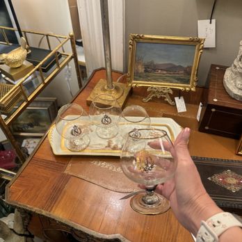 Elliott's - Antiques Near Me - Frederick, Maryland