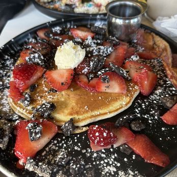 The Place 2 Be - Buttermilk Pancakes customized with Oreos and Strawberries - Breakfast & Brunch Near Me - West Hartford, Connecticut The Place 2 Be - Buttermilk Pancakes customized with Oreos and Strawberries - Breakfast & Brunch Near Me - West Hartford, Connecticut