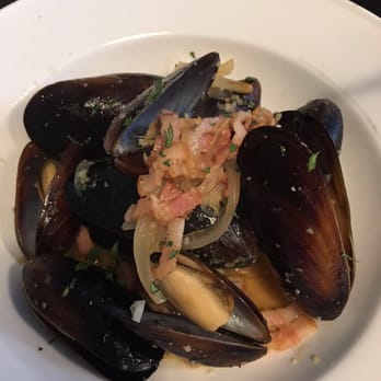 只 - Clams special - Cafes Near Me - Hong Kong, HK