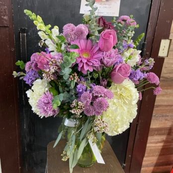 M's Flowers Montebello - Beautiful arrangement - Florists Near Me - Montebello, California M's Flowers Montebello - Beautiful arrangement - Florists Near Me - Montebello, California