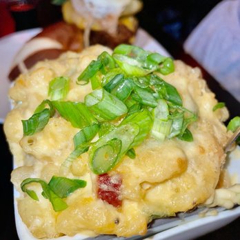 Kuma's Corner - Mac n Cheese with Andouille Sausage and Jalapeño - American Near Me - Indianapolis, Indiana