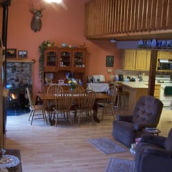 Pleasant Lake Bed & Breakfast - Dining Area