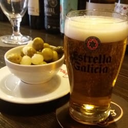 Cuatro Monos - Caña con su tapita.