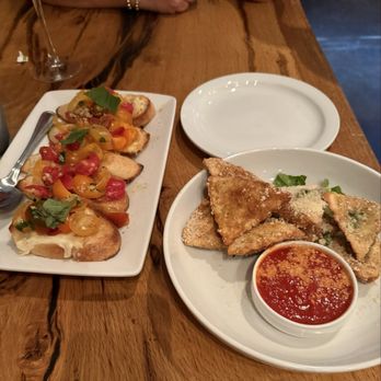 Paesanos - Fried Raviolis, Bruschetta - Italian Near Me - Elk Grove, California