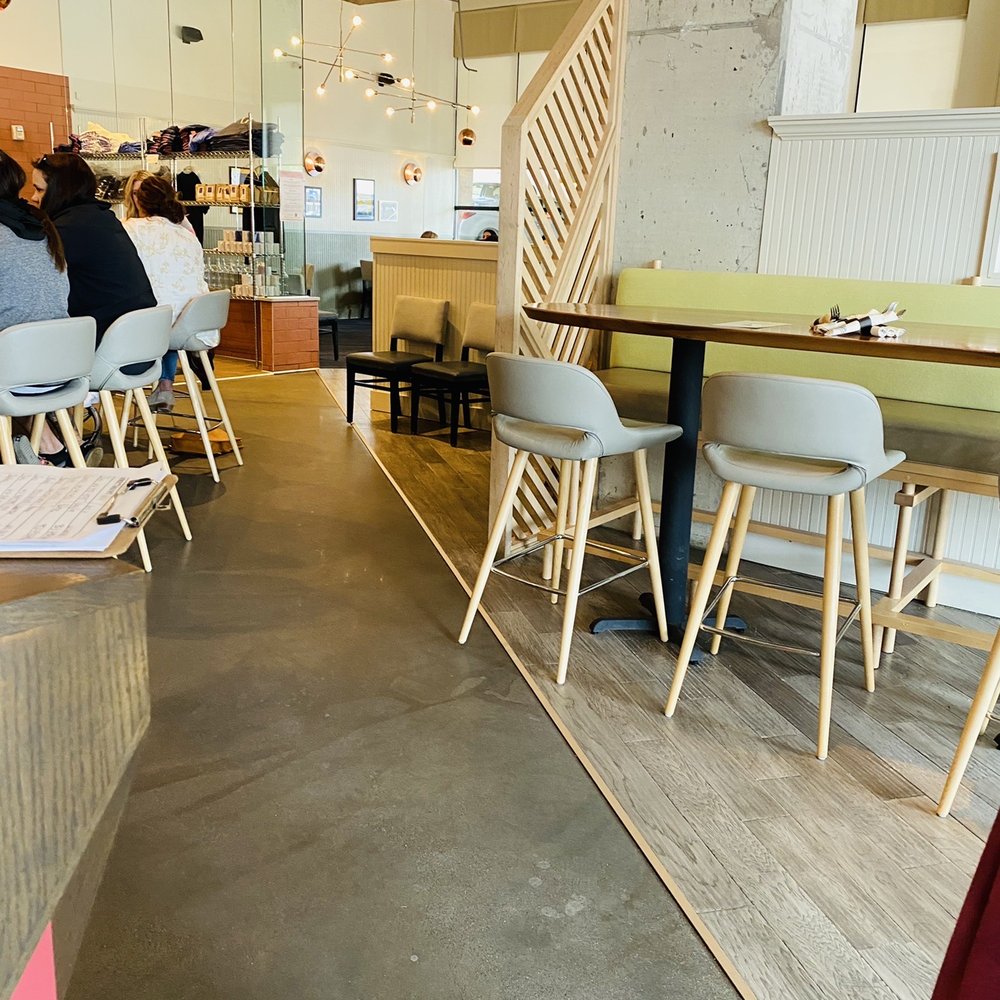 Benedict's - Dining area - Breakfast & Brunch Near Me - Wayzata, Minnesota